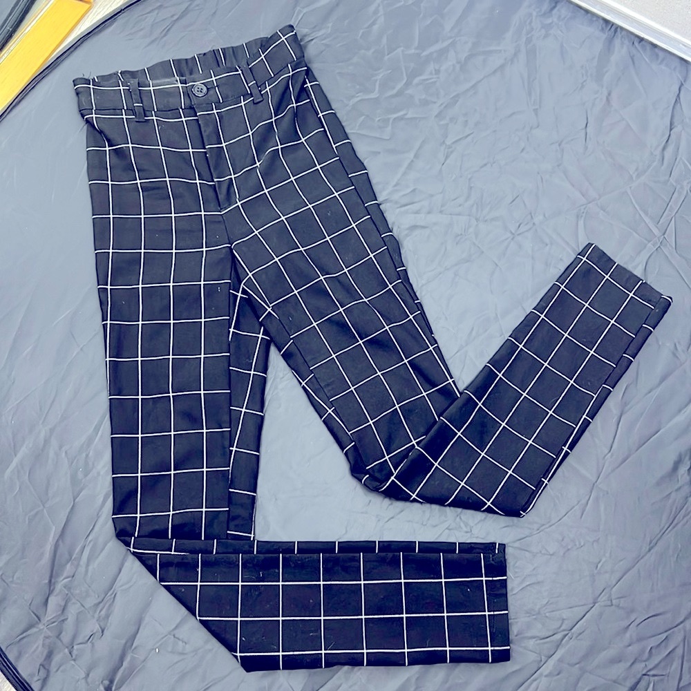 {Garage} Black White mid Rise Plaid Jegging stretch  Pants skinny sz. xs